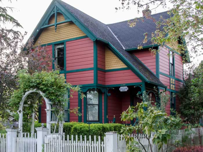 Vintage- Willamette-Home Historic home Willamette neighborhood of West Linn