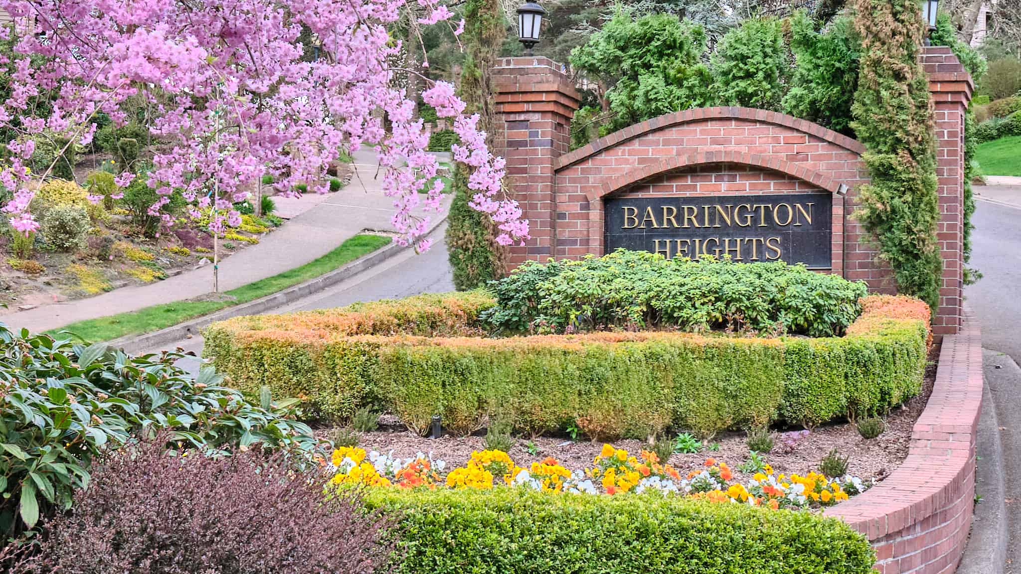 Main entrance to The Barrington Heights-Hidden Creek-Tanner Creek Neighborhood in West Linn